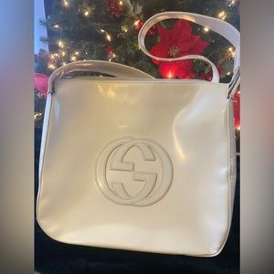 White vernis Leather Gucci Logo Bag